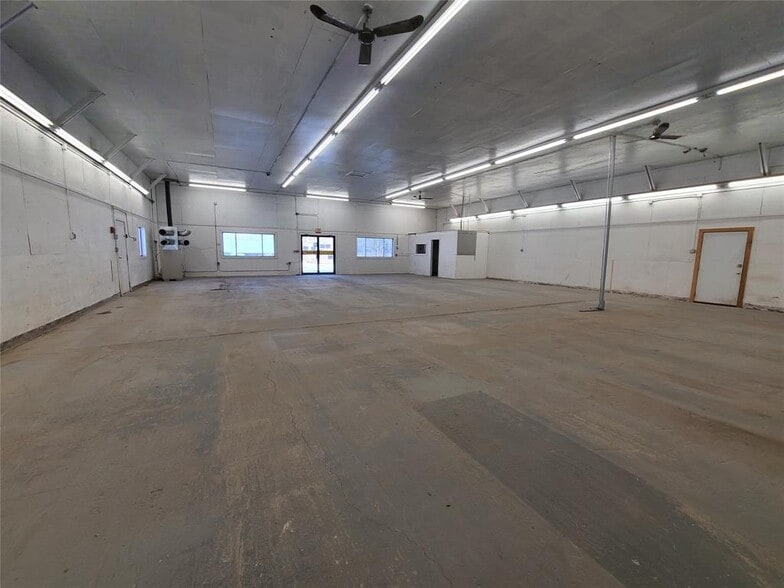 More Photos Of 4547 State Route 52, Jeffersonville Auto Repair For Sale