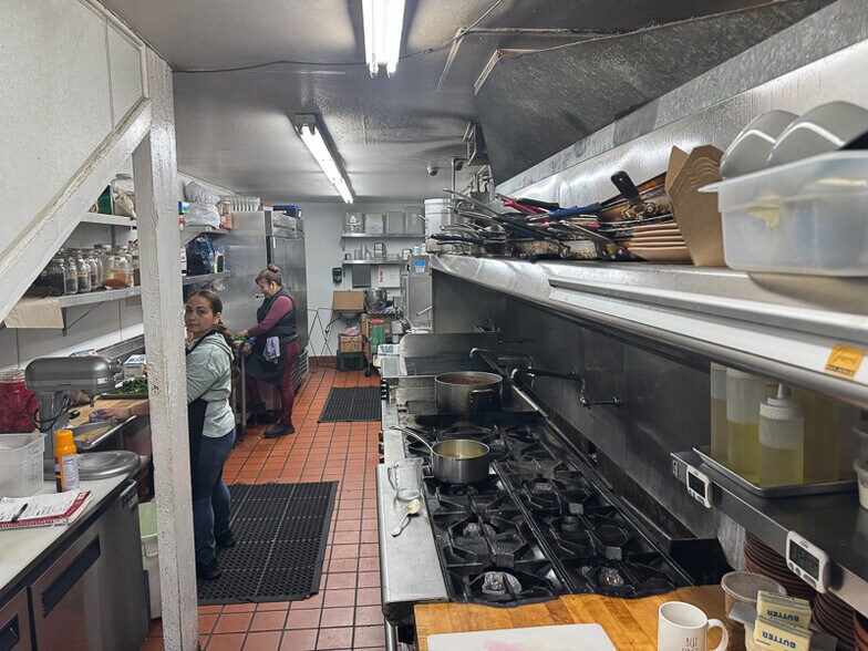 More Photos Of 7233 Healdsburg Ave, Sebastopol Restaurant For Lease