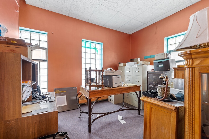 More Photos Of 603 N River St, Hot Springs Hotel For Lease