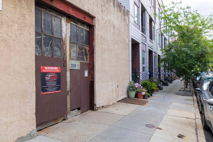More Photos Of 2009-2011 E York St, Philadelphia Industrial For Sale