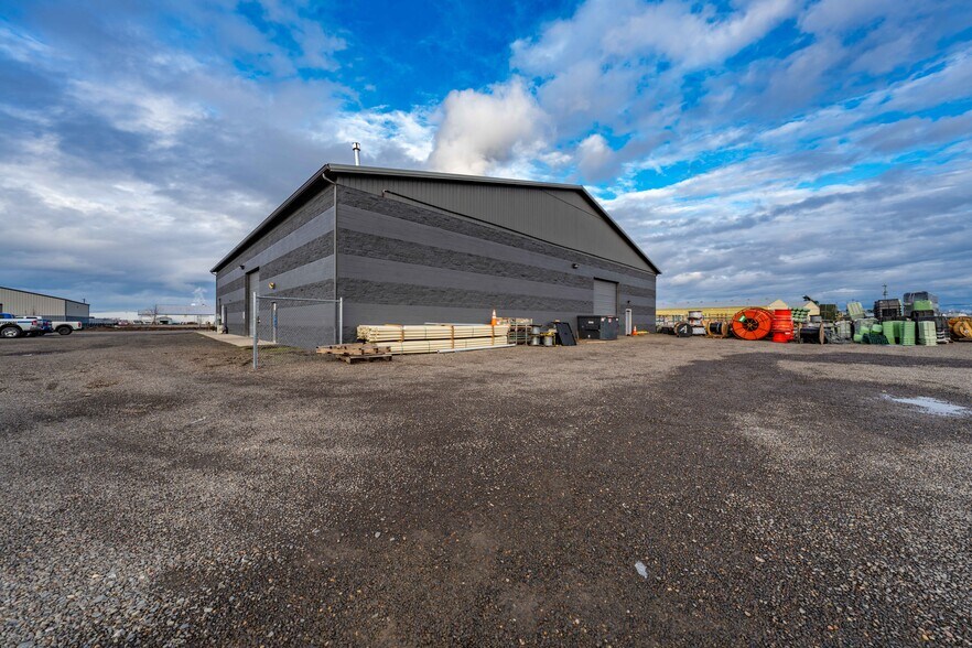 More Photos Of 1918 Bobcat Way, White City Warehouse For Sale