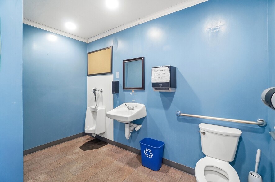 More Photos Of 15641 Oh-235, Belle Center Freestanding For Sale