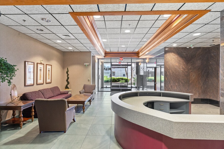 More Photos Of 1100 E Bridger Ave, Las Vegas Office For Sale