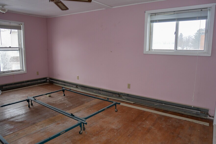 More Photos Of 740 McComb Ave, Rib Lake Freestanding For Sale
