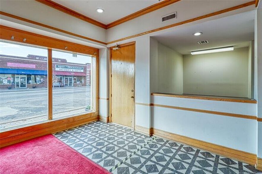 More Photos Of 111-117 S Main St, Eufaula Office For Sale