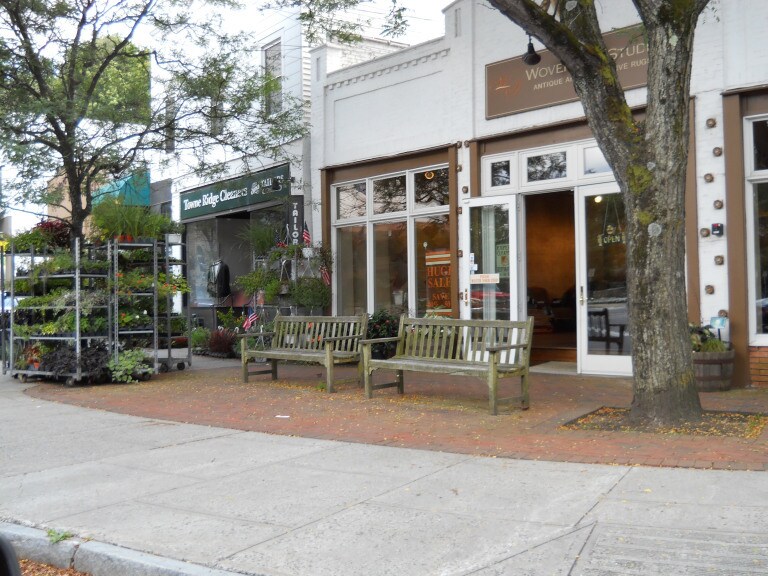 More Photos Of 2 Depot Plz, Bedford Hills Medical For Lease