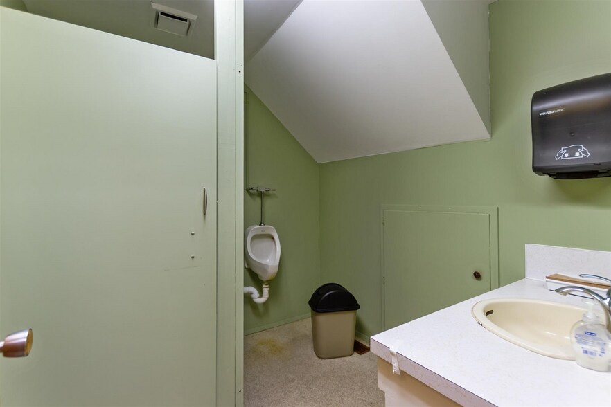 More Photos Of 33860 Pine st, Abbotsford Flex For Sale