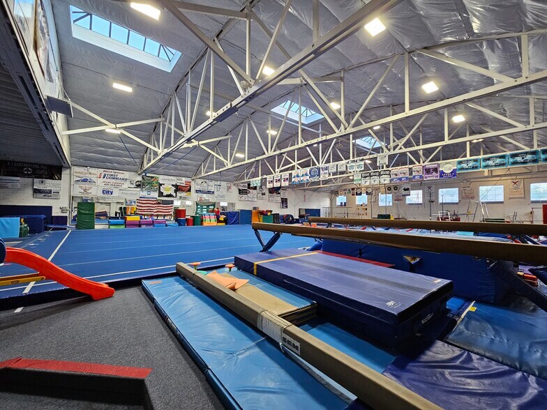 More Photos Of 815 N 1st Ave, Great Falls Auto Dealership For Lease