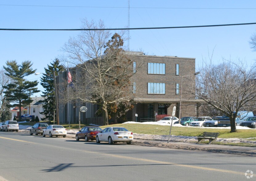 More Photos Of 815 Farmington Ave, West Hartford Office For Sale