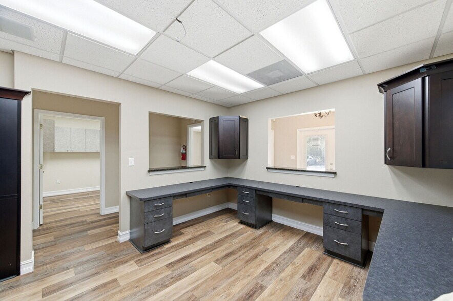 More Photos Of 11373 Country Way Blvd, Tampa Medical For Sale