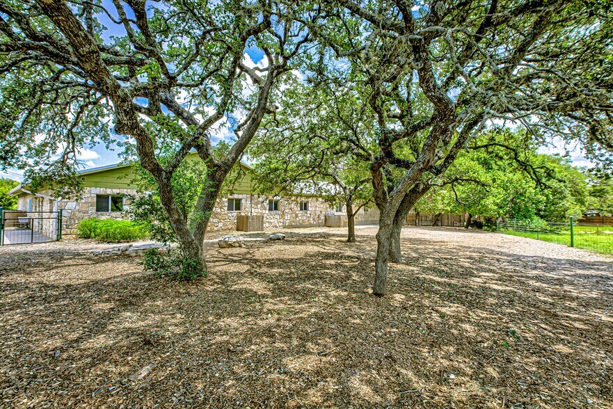 More Photos Of 45 La Buena Vista Dr, Wimberley Schools For Sale