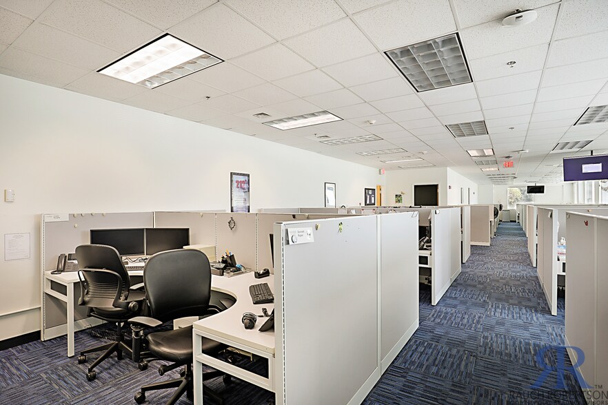 More Photos Of 300 NW Peacock Blvd, Port Saint Lucie Office For Sale