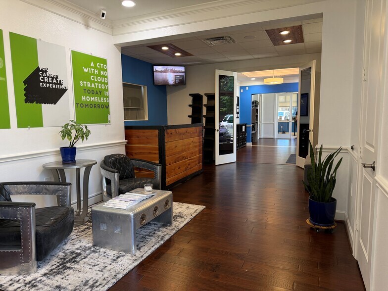 More Photos Of 20008 Champion Forest Dr, Spring Medical For Lease