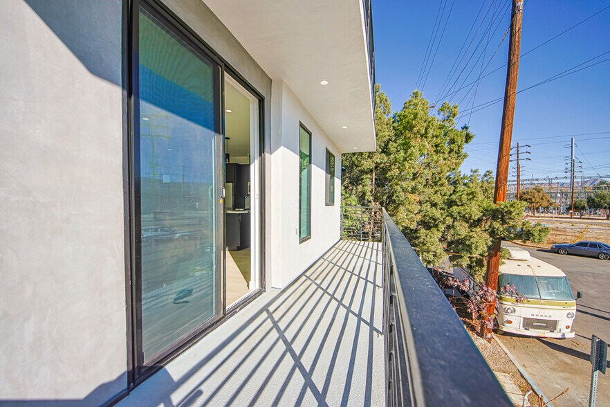 More Photos Of 5709 Auckland Ave, North Hollywood Apartments For Sale
