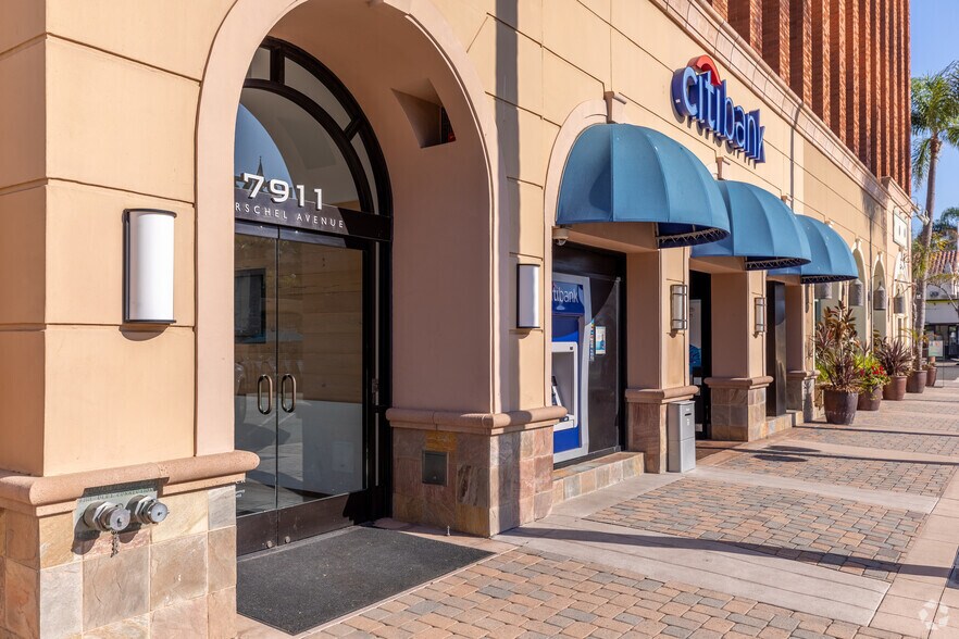 More Photos Of 7911 Herschel Ave, La Jolla Office For Lease