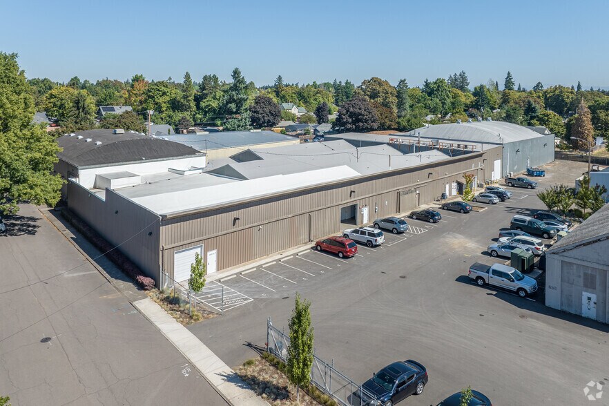More Photos Of 560 21st St SE, Salem Manufacturing For Lease