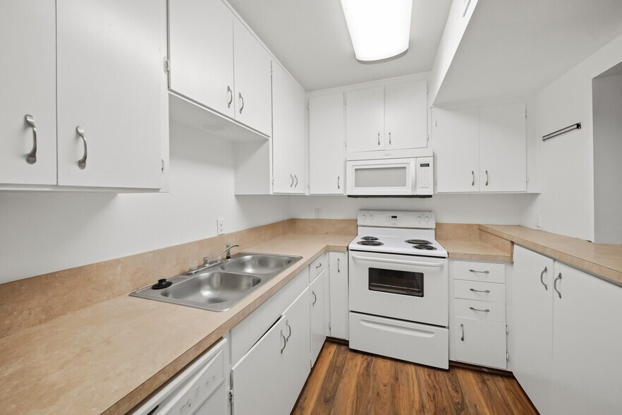 More Photos Of 611 S Ennis St, Bryan Apartments For Sale