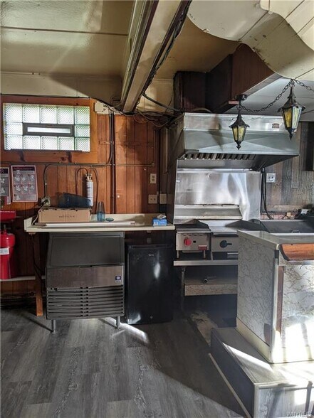 More Photos Of 6908 Buffalo Ave, Niagara Falls Hotel For Lease