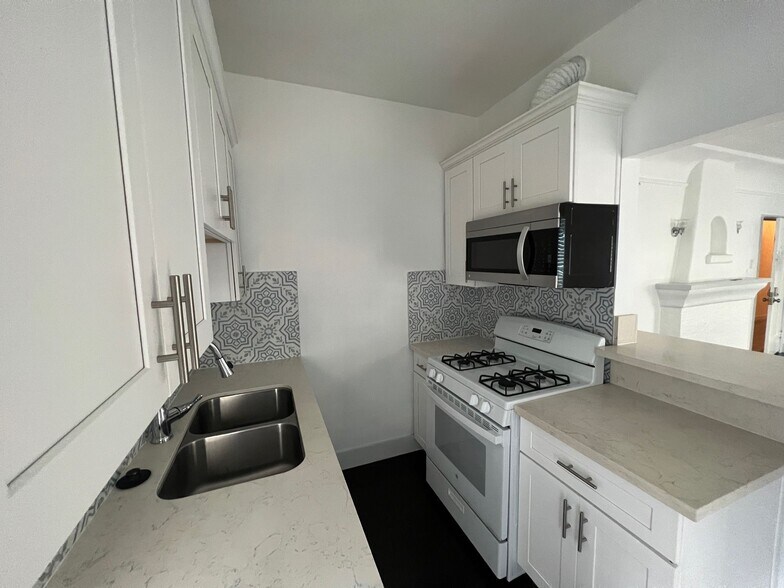 More Photos Of 1217 Cedar Ave, Long Beach Apartments For Sale