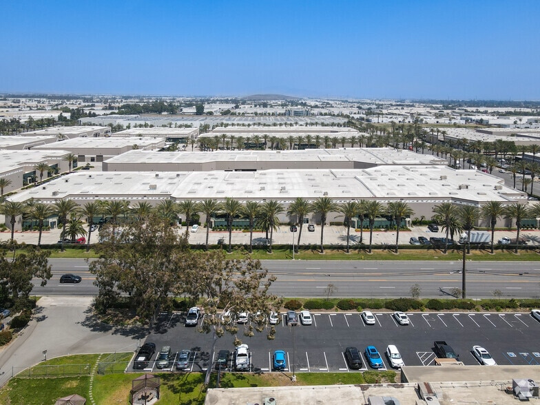 More Photos Of 1917-1957 S Vineyard Ave, Ontario Warehouse For Lease