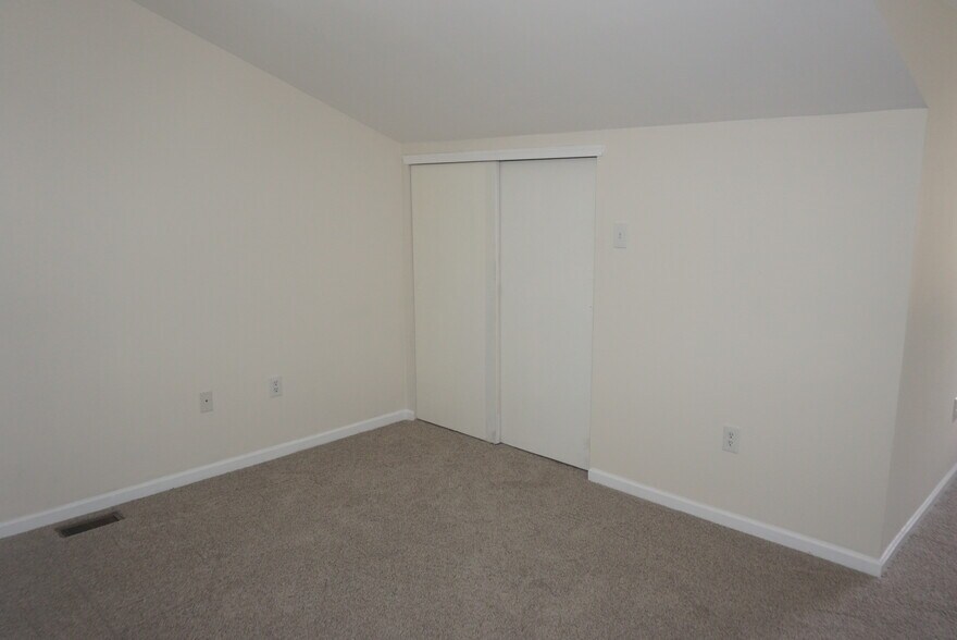 More Photos Of 3328 Huntingdon Pike, Huntingdon Valley Service For Sale