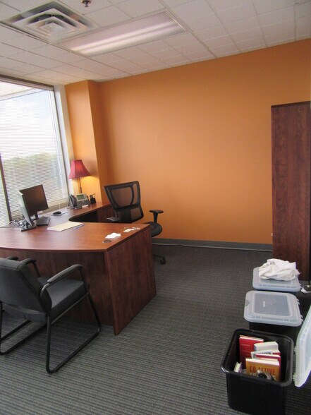 More Photos Of 190 Brodhead Rd, Bethlehem Office For Lease