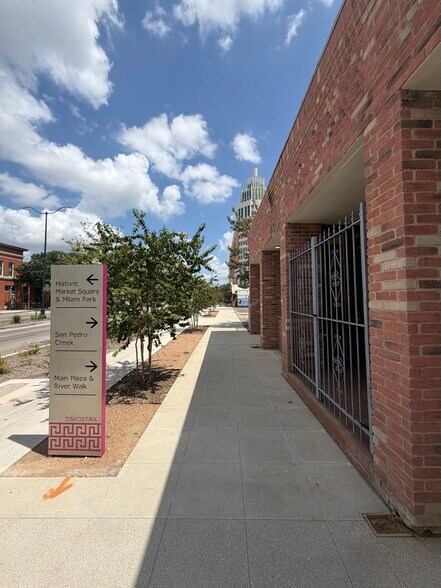 More Photos Of 717 Dolorosa St, San Antonio Office For Lease