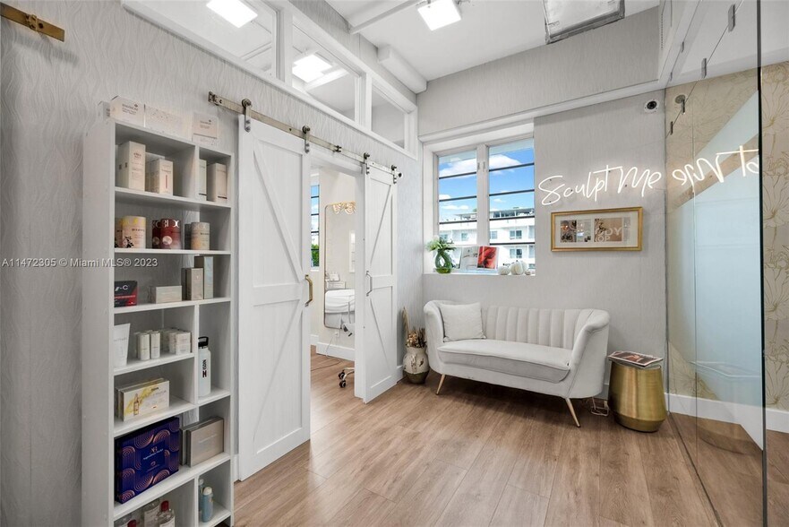 More Photos Of 1560 Lenox Ave, Miami Beach Office For Sale