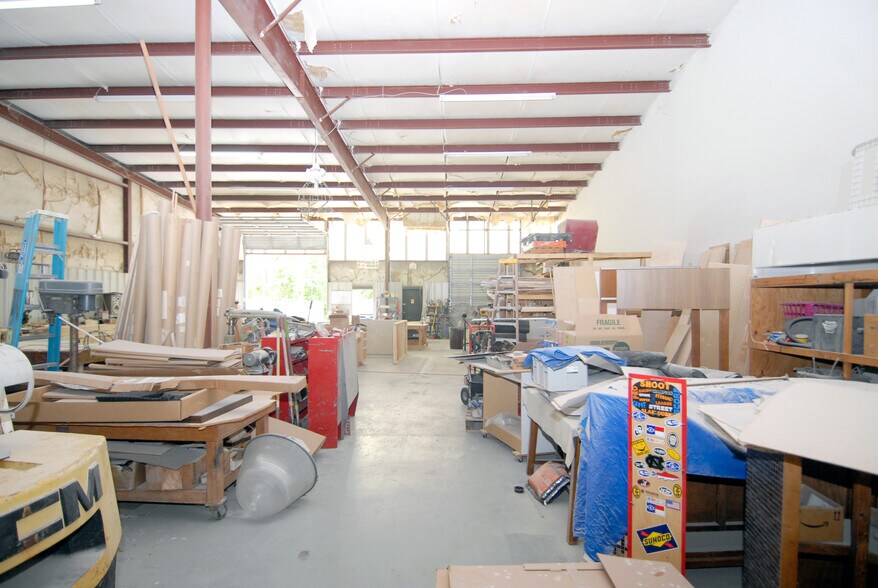 More Photos Of 391 Green Meadows Dr, Wilmington Industrial For Lease