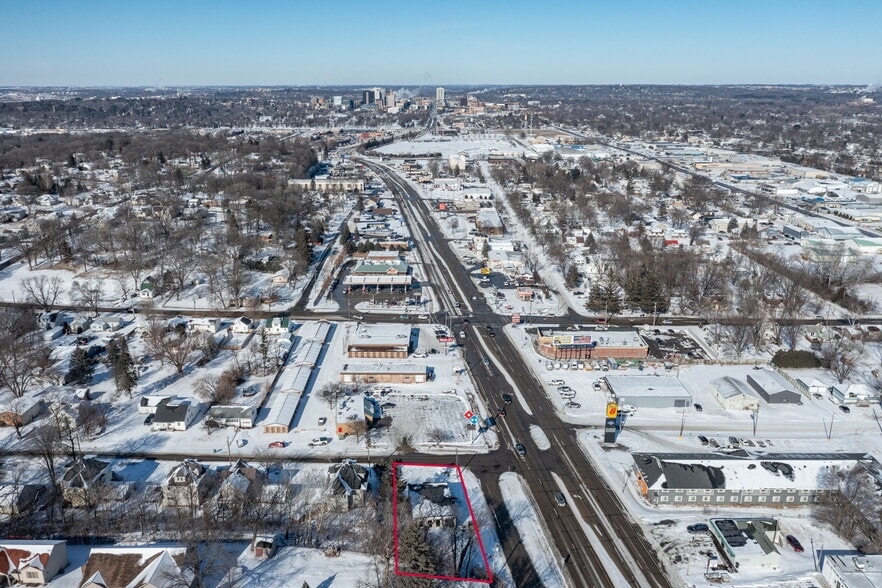 More Photos Of 2109 S Broadway, Rochester Office For Sale