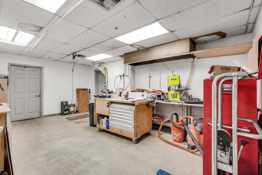 More Photos Of 3709 Interstate Park Rd S, Riviera Beach Light Manufacturing For Sale