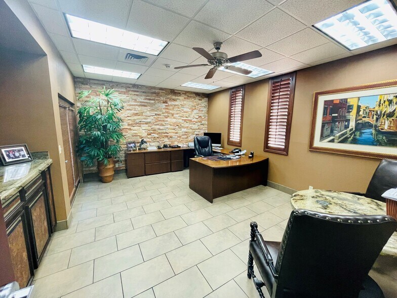 More Photos Of 5016 N 6th St, Phoenix Office For Sale