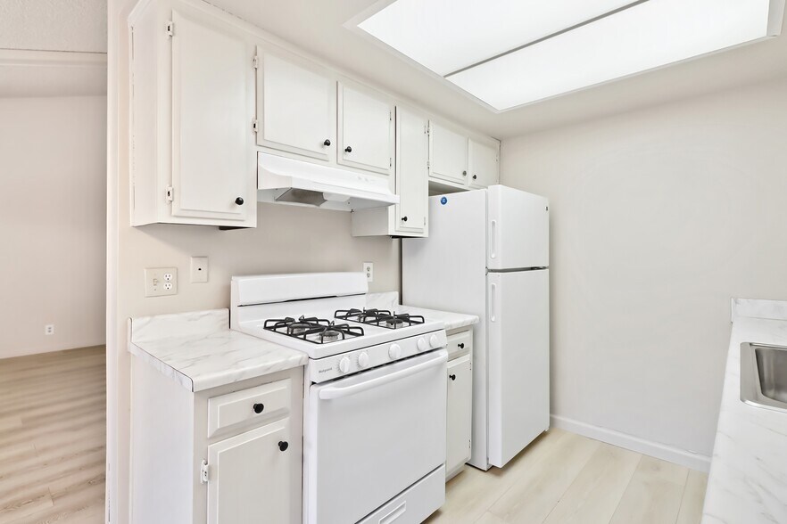 More Photos Of 2316 Villanova Cir, Sacramento Apartments For Sale