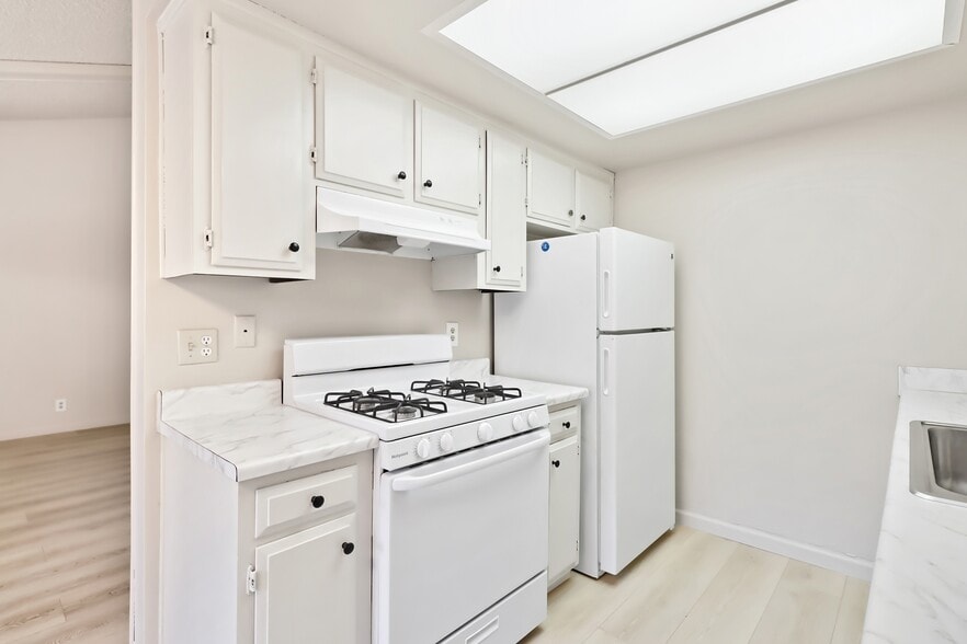 More Photos Of 2316 Villanova Cir, Sacramento Apartments For Sale