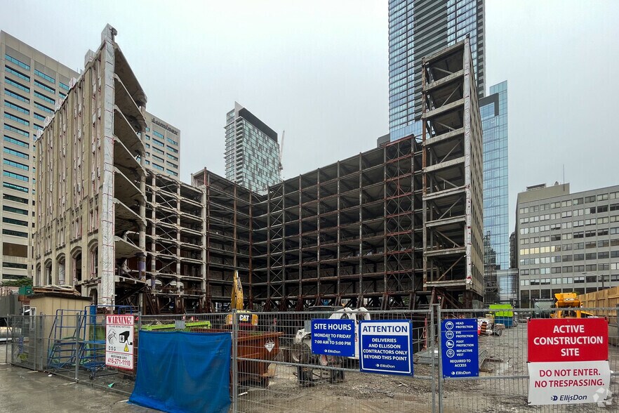 More Photos Of 481 University Av, Toronto Apartments For Lease
