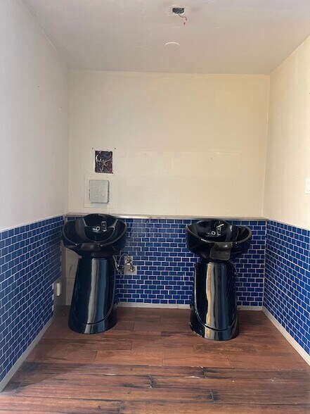 More Photos Of 3600-3606 Grand Ave, Oakland Storefront Retail Residential For Lease