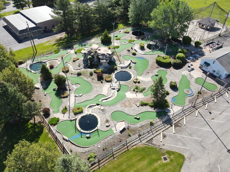 More Photos Of 4565 Spring Hill Dr, Schnecksville Amusement Park For Sale