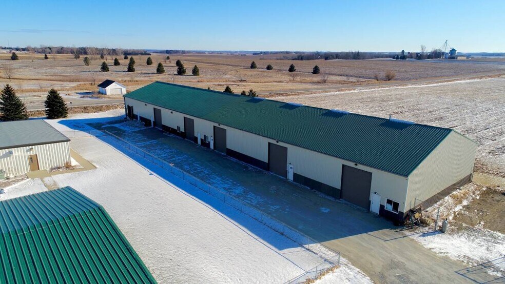 More Photos Of 235 2nd Ave SW, Byron Warehouse For Lease