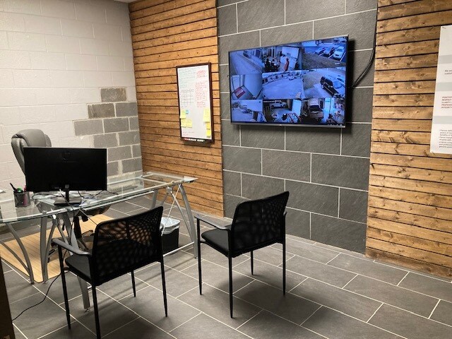 More Photos Of 900 Creekside Rd, Chattanooga Light Distribution For Sale