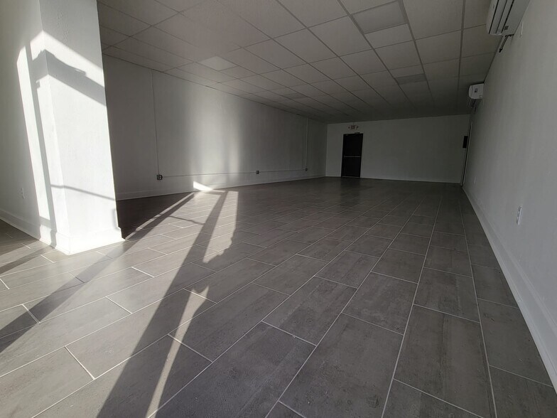 More Photos Of 2013-2023 Jammes Rd, Jacksonville Storefront For Lease