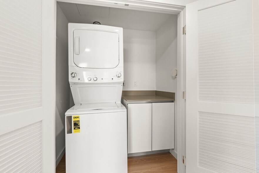 More Photos Of 1759 N Gower St, Los Angeles Apartments For Sale