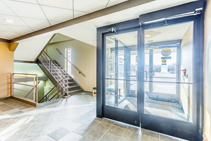 More Photos Of 7201 W Saginaw Hwy, Lansing Medical For Lease