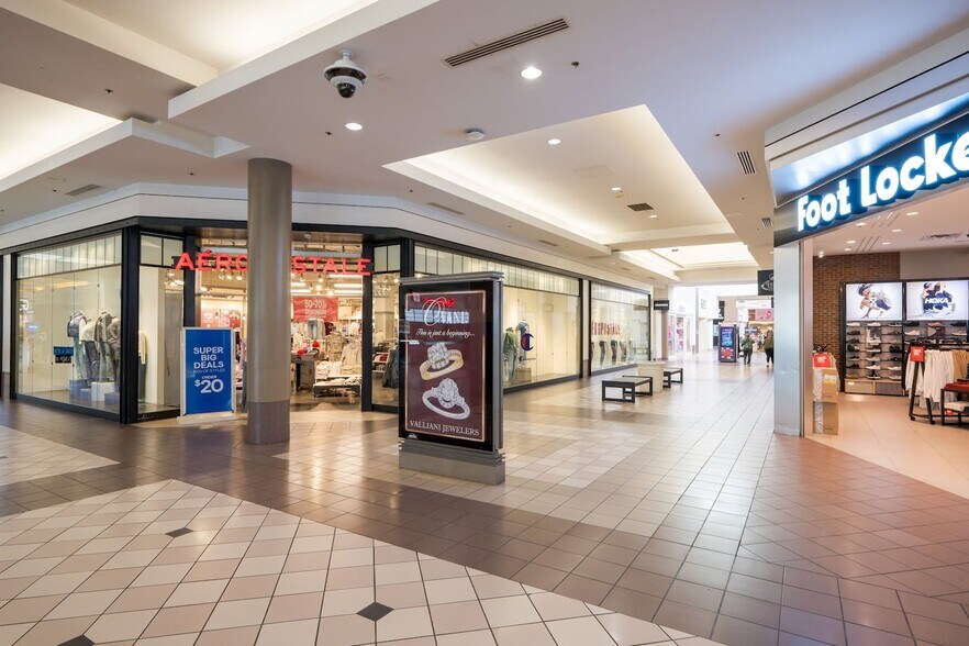 More Photos Of 2031 S Mooney Blvd, Visalia Unknown For Lease