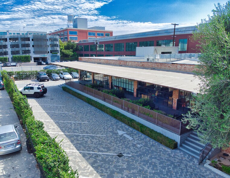 Primary Photo Of 2045 Violet St, Los Angeles Office For Sale