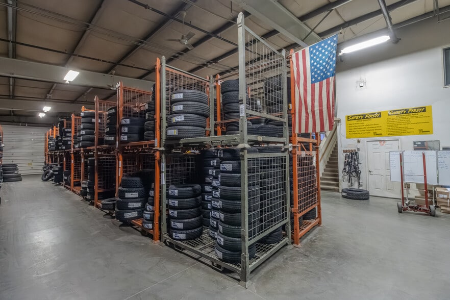More Photos Of 2525 N Commercial Ave, Pasco Warehouse For Lease