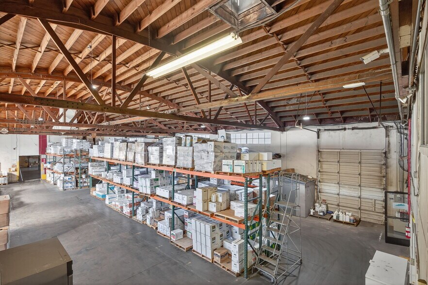 More Photos Of 635 S Rose Ave, Oxnard Warehouse For Sale