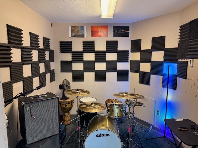 More Photos Of 1938 S Broadway, Denver Freestanding For Sale