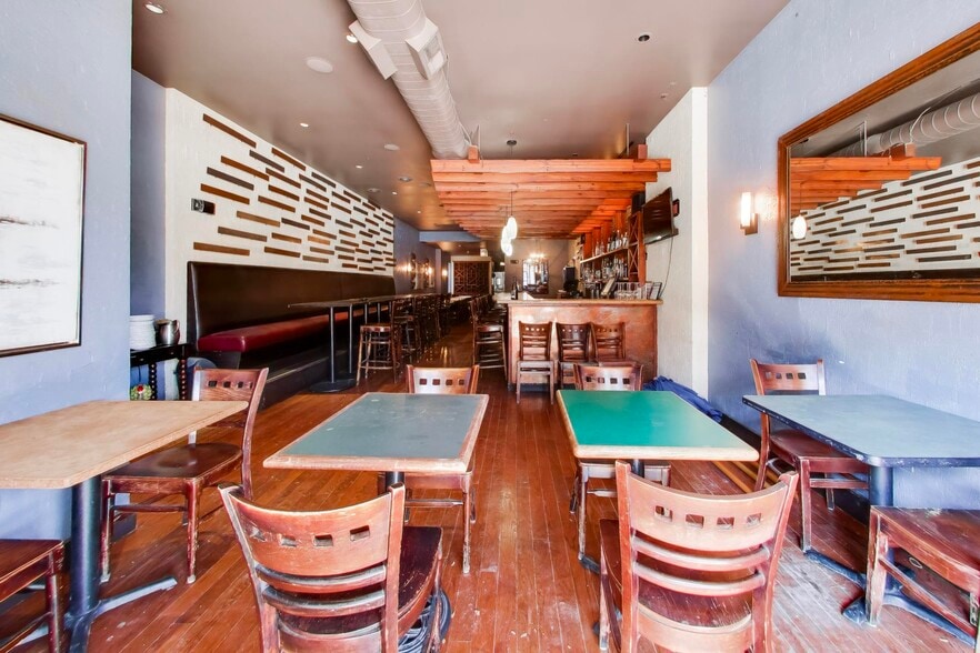 More Photos Of 2114 W Roscoe St, Chicago Storefront Retail Residential For Sale