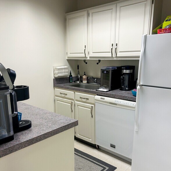 More Photos Of 7134 S Yale Ave, Tulsa Medical For Lease