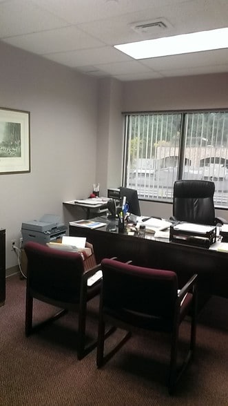 More Photos Of 3 School St, Glen Cove Medical For Lease